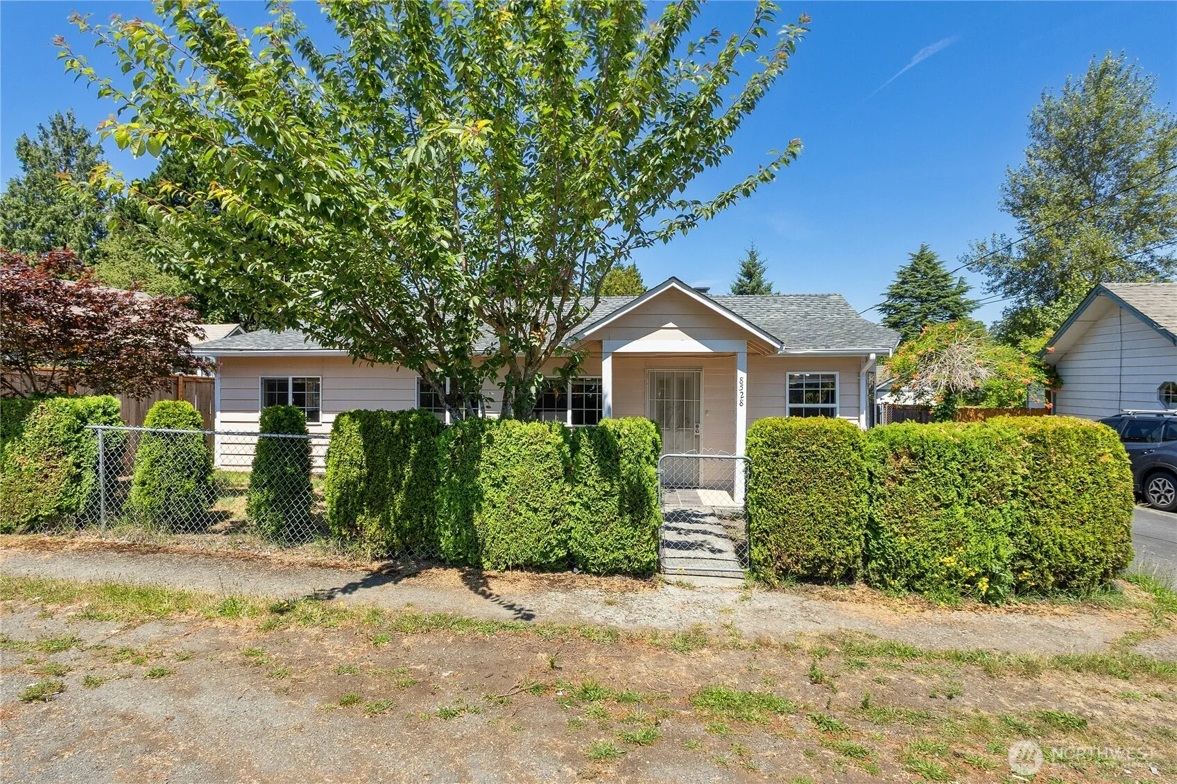 Property photo for 8528 S 121st Street, Seattle photo 2