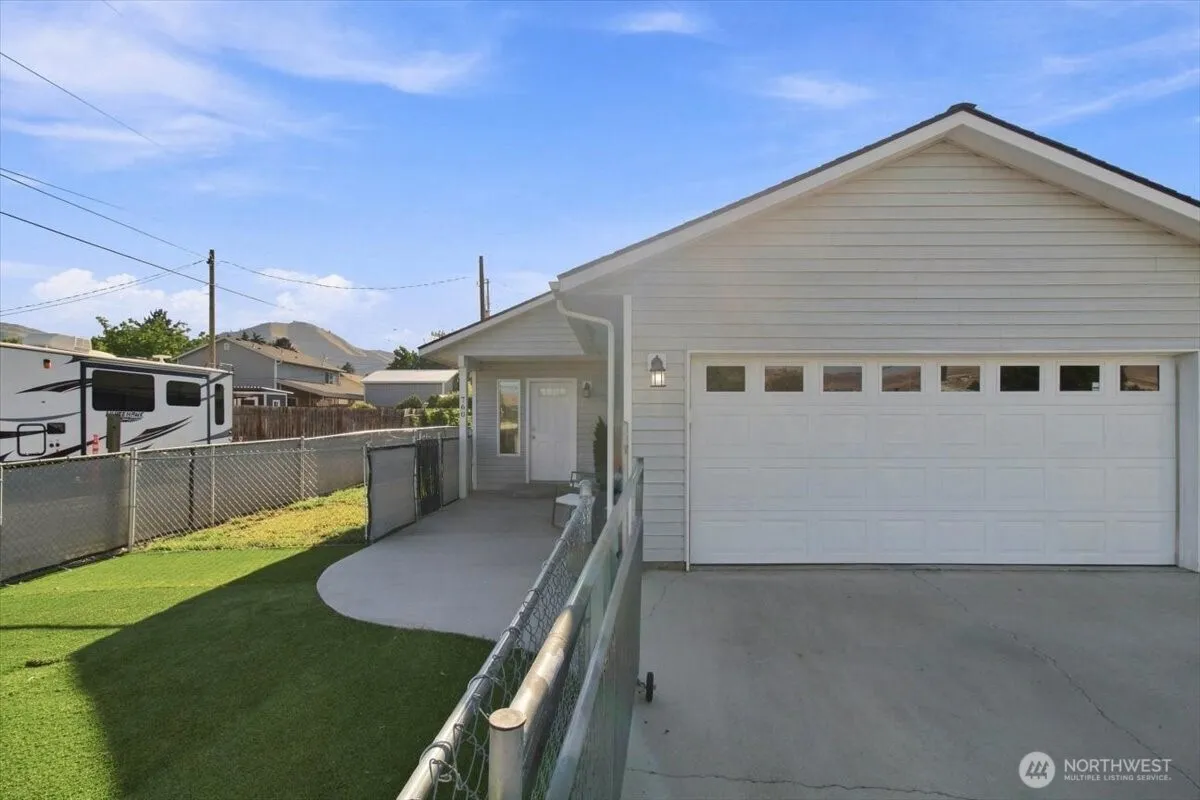 Property photo for 760 Sunset Avenue, Wenatchee