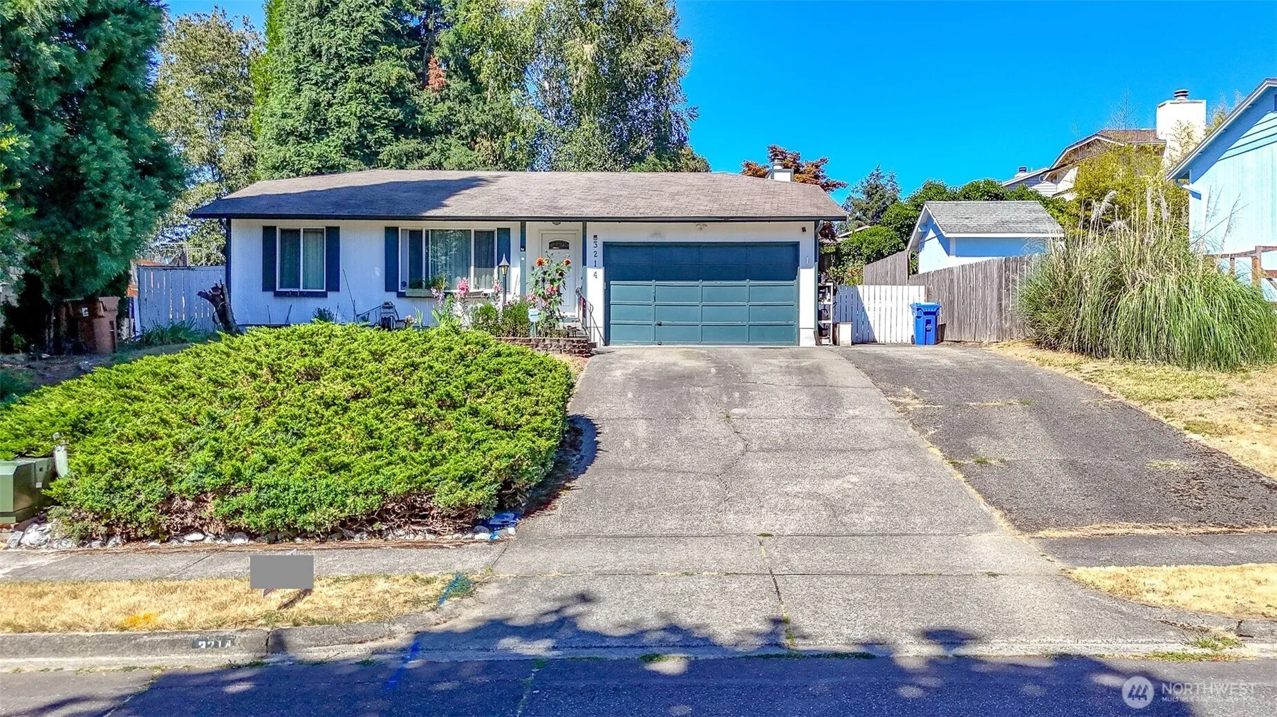 Property photo for 3214 45th Avenue Ne, Tacoma