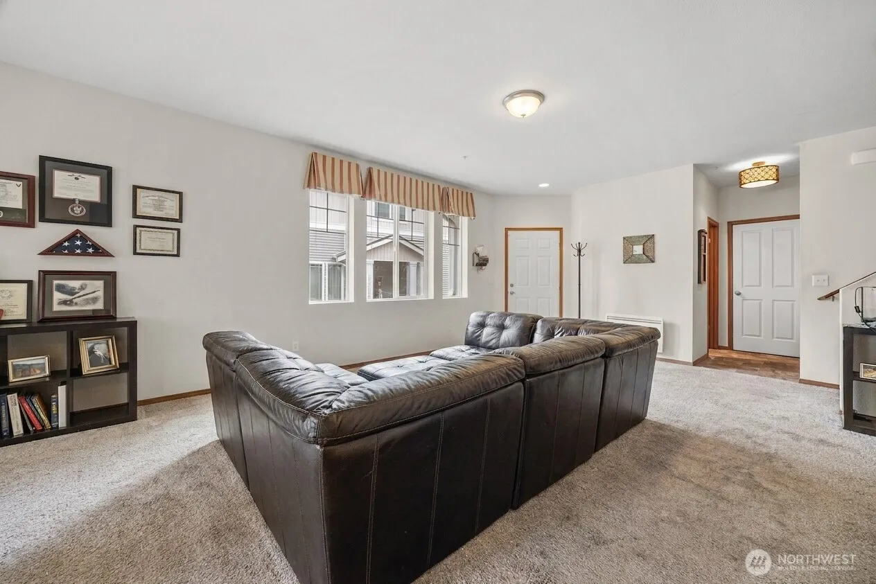 Property photo for 1693 Burnside Place #a, Dupont photo 4