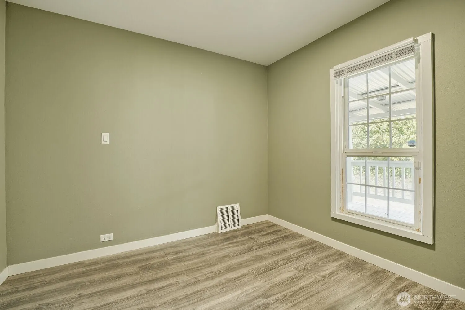 Property photo for 98178 5330 S Creston Street, Seattle photo 4