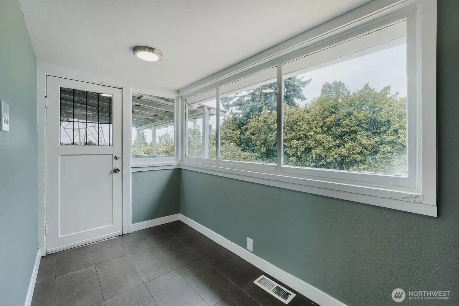 Property photo for 98178 5330 S Creston Street, Seattle photo 5
