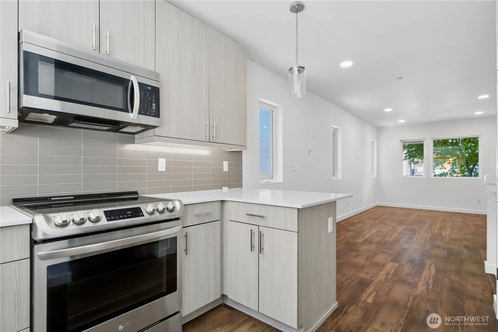 Property photo for 12516 15th Avenue Ne #a, Seattle photo 5