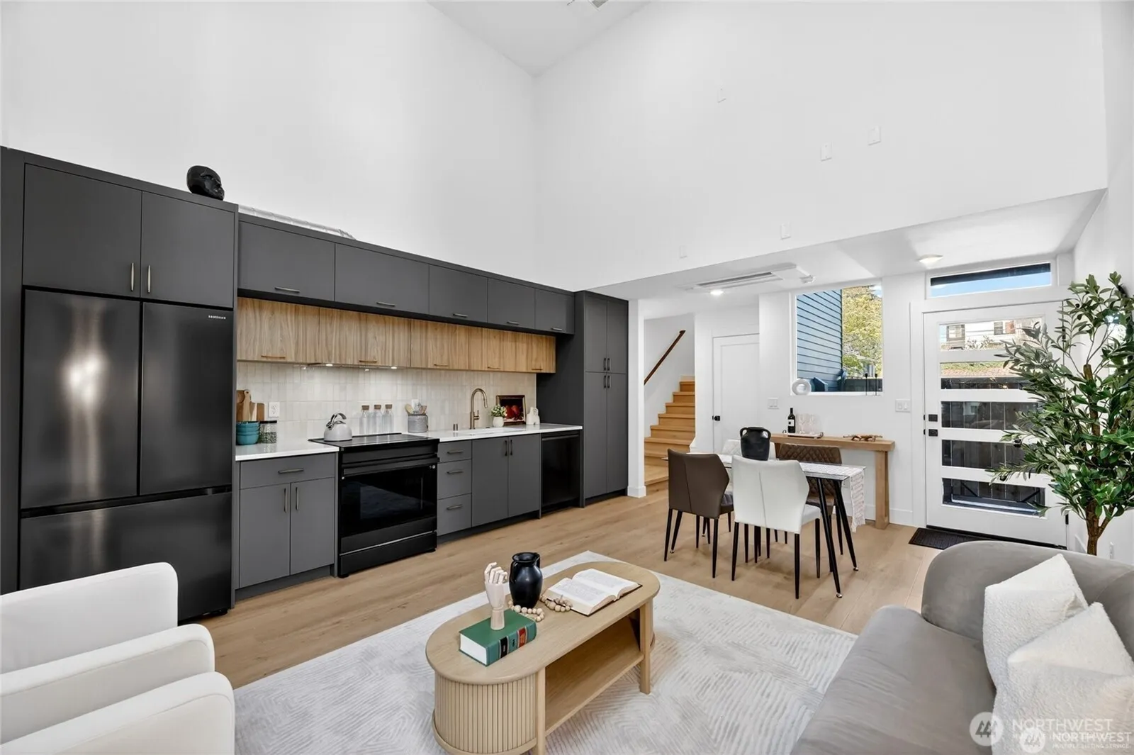 Property photo for 6318 41st Avenue Sw #e, Seattle photo 5