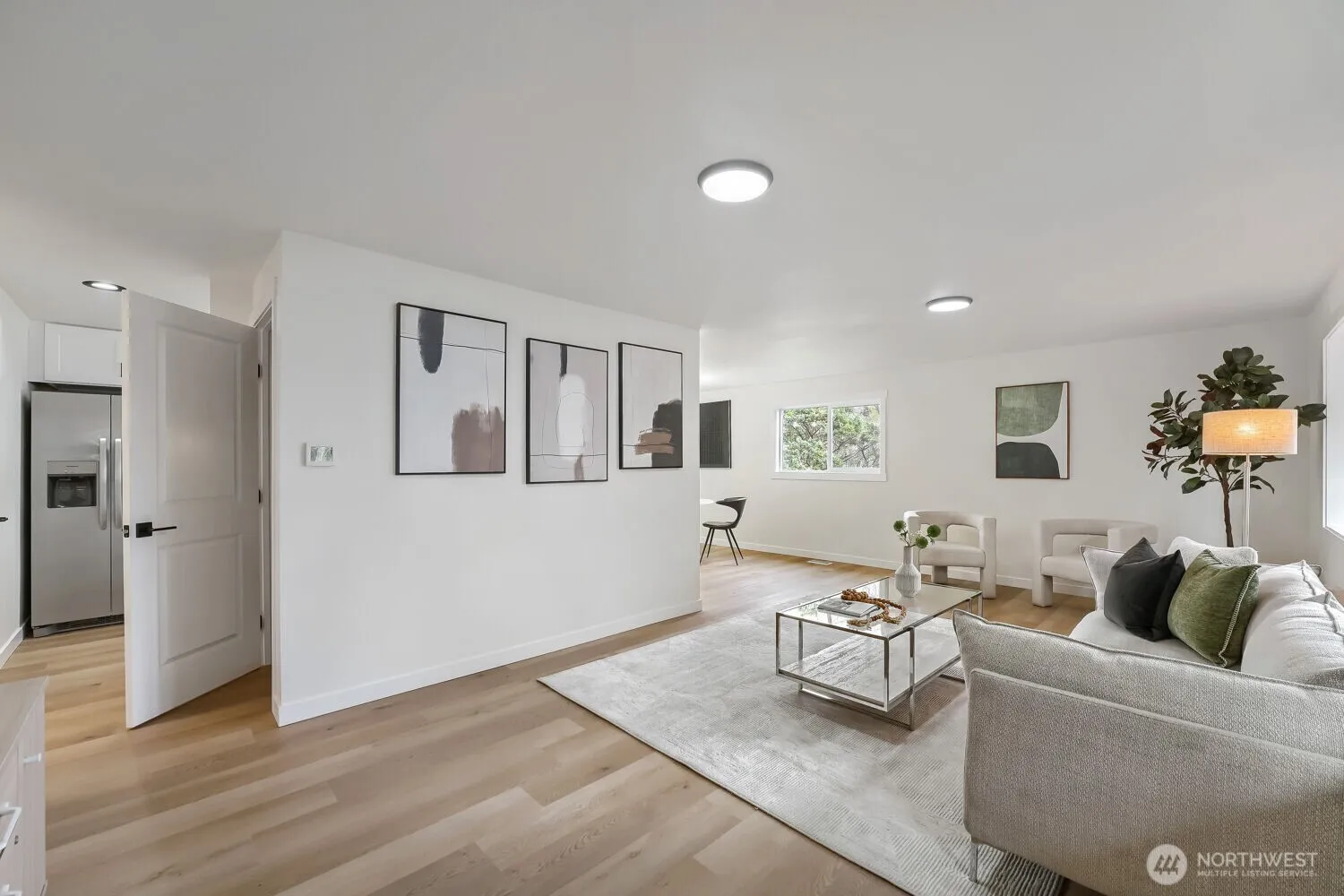 Property photo for 1302 Sw 125th Place, Burien photo 3