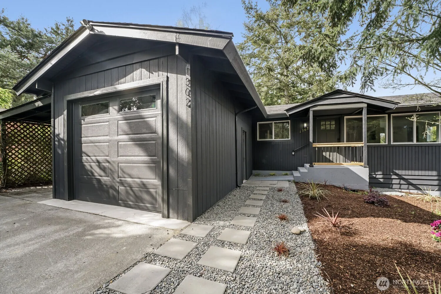 Property photo for 1302 Sw 125th Place, Burien photo 2