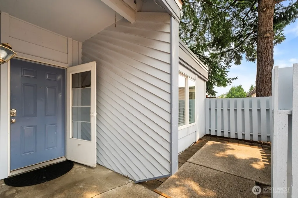 Property photo for 4308 Ne Sunset Boulevard #u-4, Renton photo 3