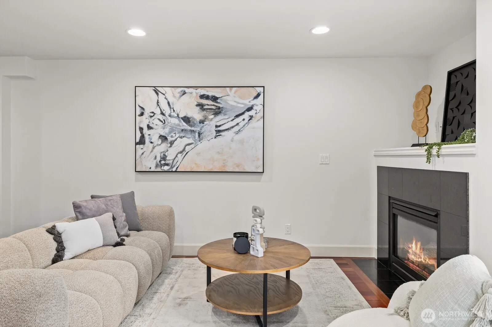 Property photo for 2024 W Bertona Street, Seattle photo 3