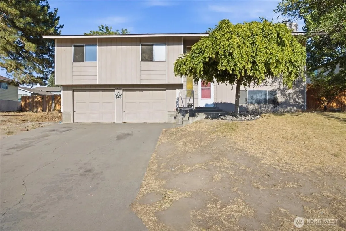 Property photo for 1330 Semillon Place, Prosser