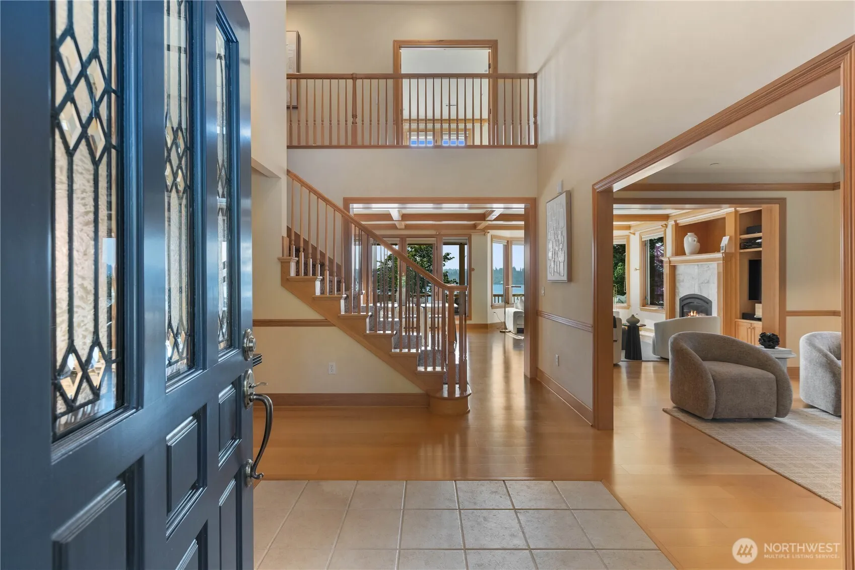 Property photo for 12510 Holmes Point Drive Ne, Kirkland photo 5