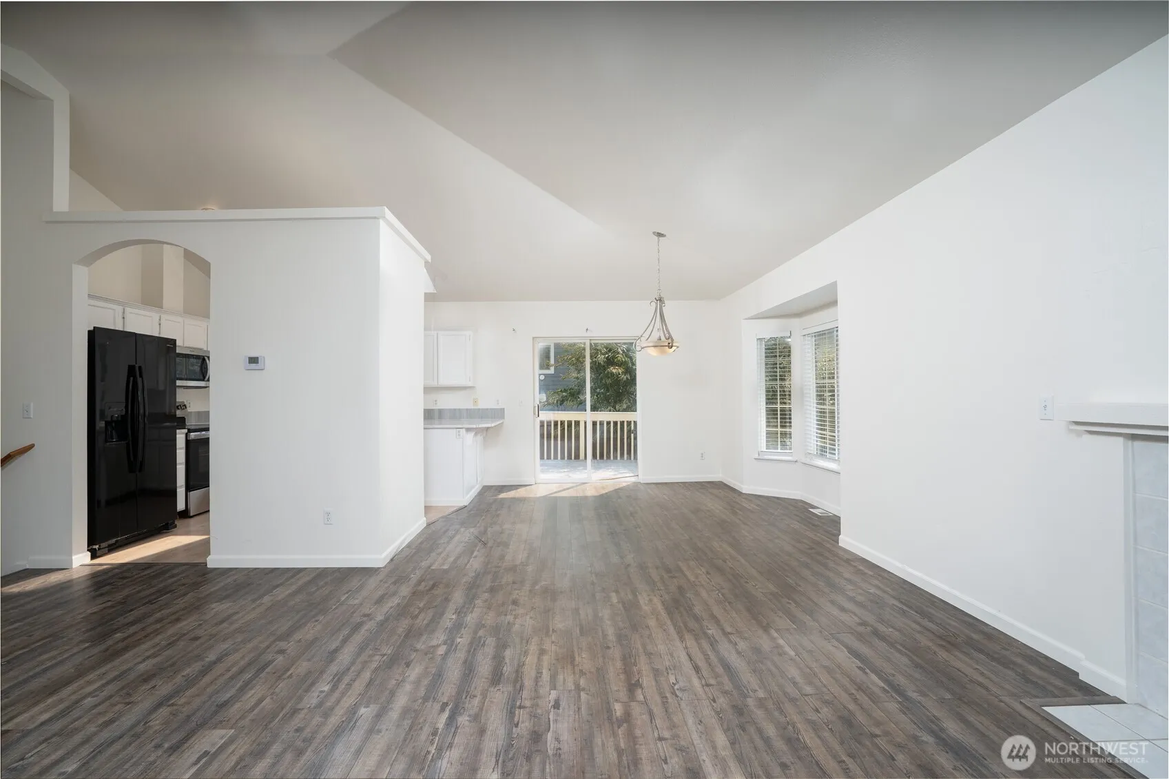 Property photo for 3701 Browns Point Boulevard, Tacoma photo 5