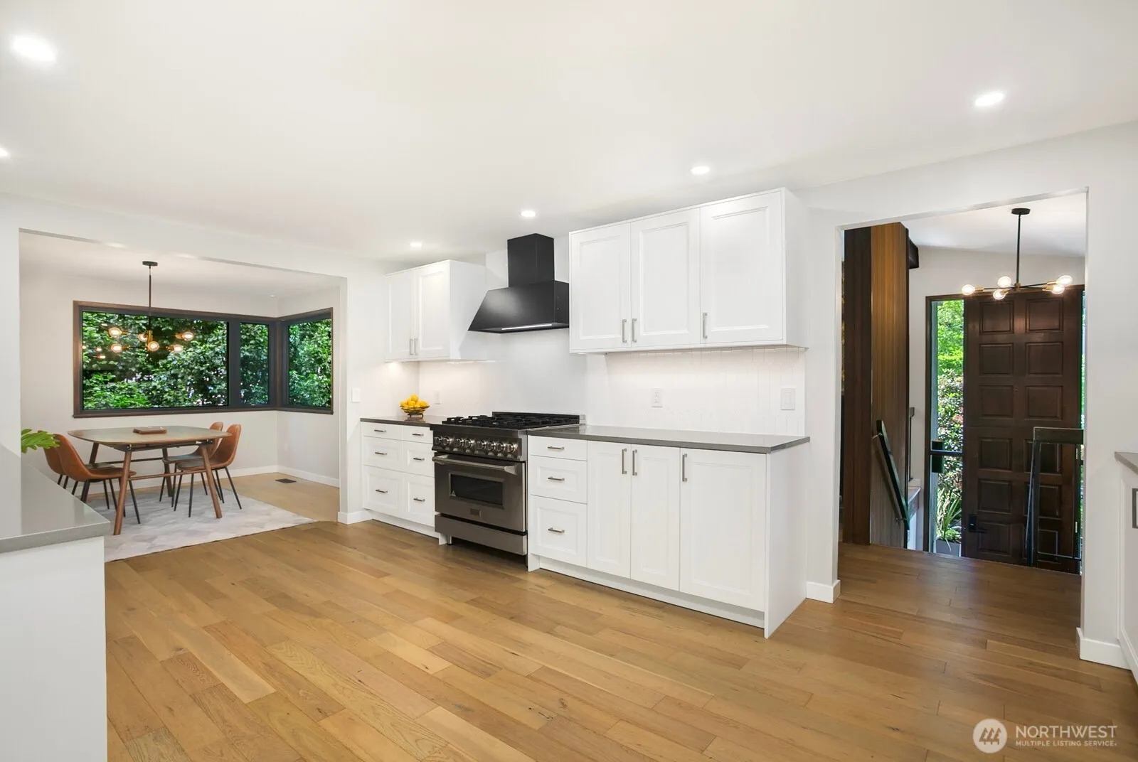 Property photo for 16410 Se 31st Street, Bellevue photo 4