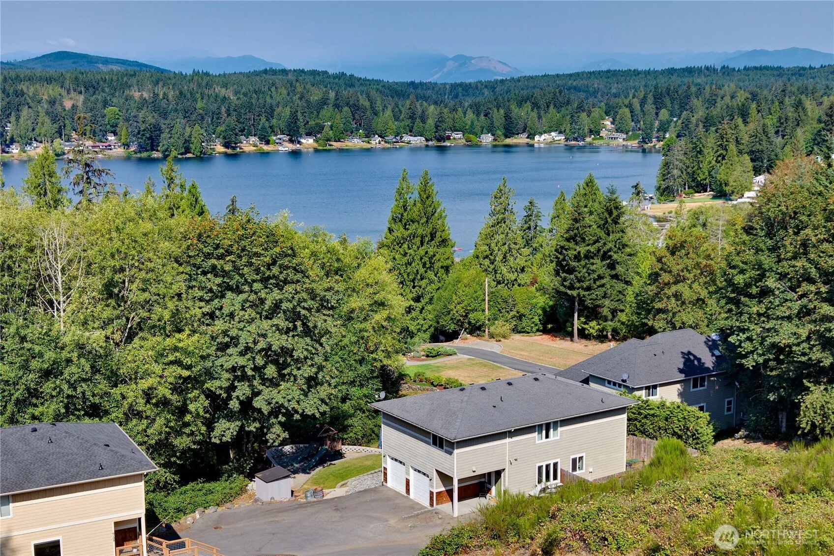 Property photo for 6110 Lakemont Lane, Bremerton photo 3