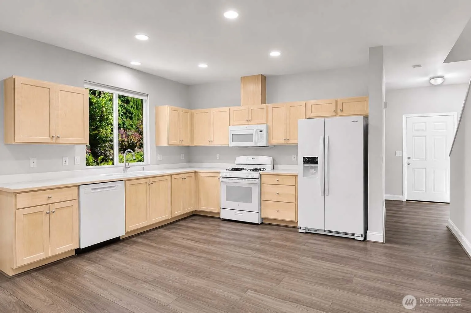 Property photo for 6750 163rd Place Se #b, Bellevue photo 5