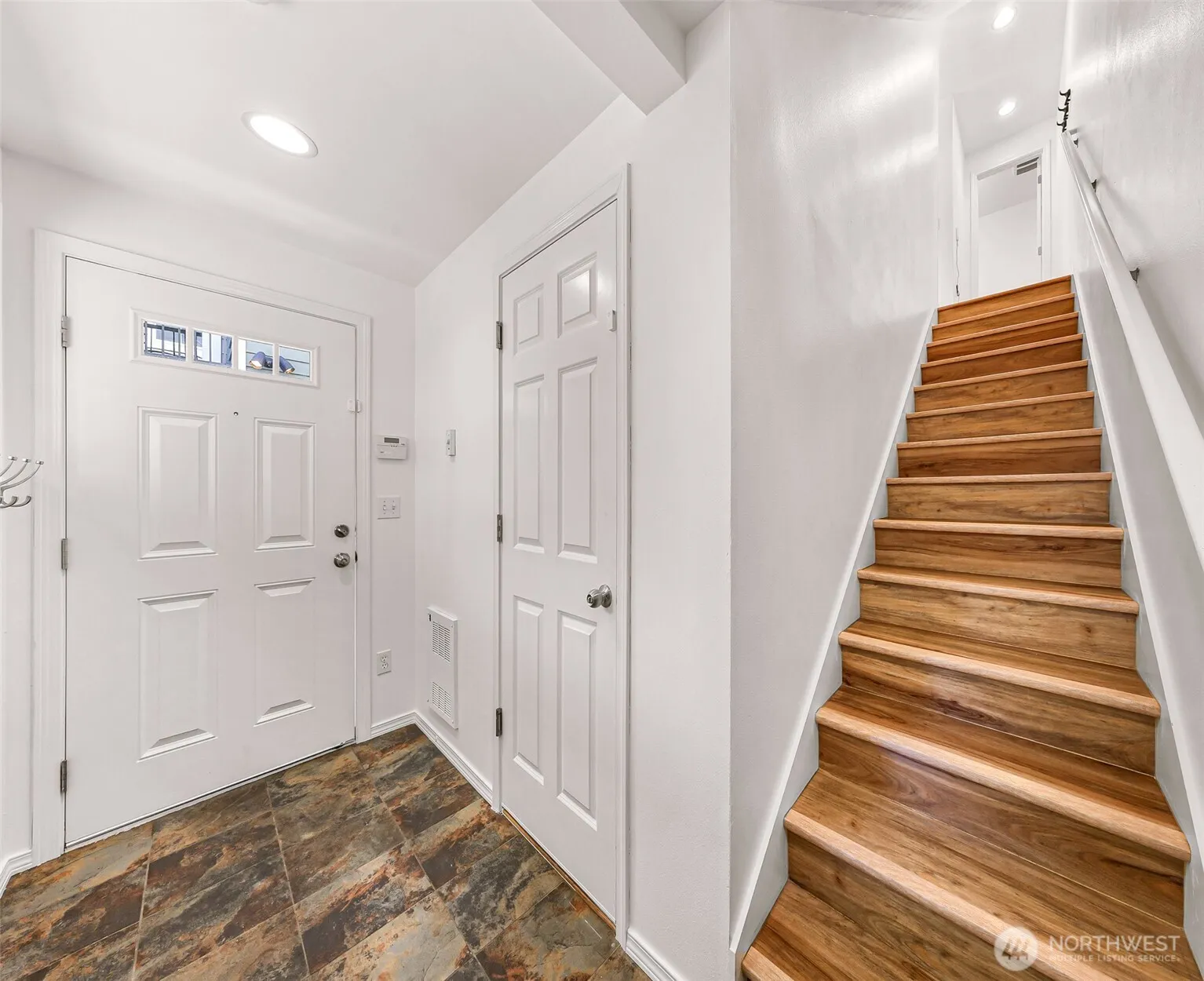 Property photo for 8516 Nesbit Avenue N #a, Seattle photo 3
