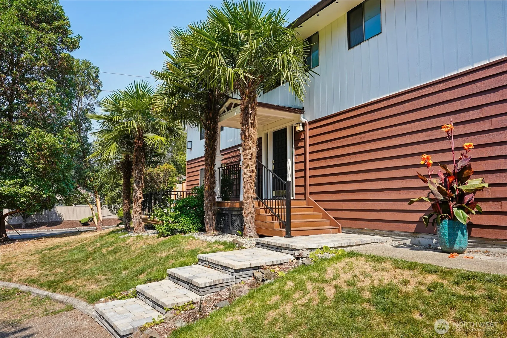 Property photo for 7503 John Dower Road W, Lakewood photo 3