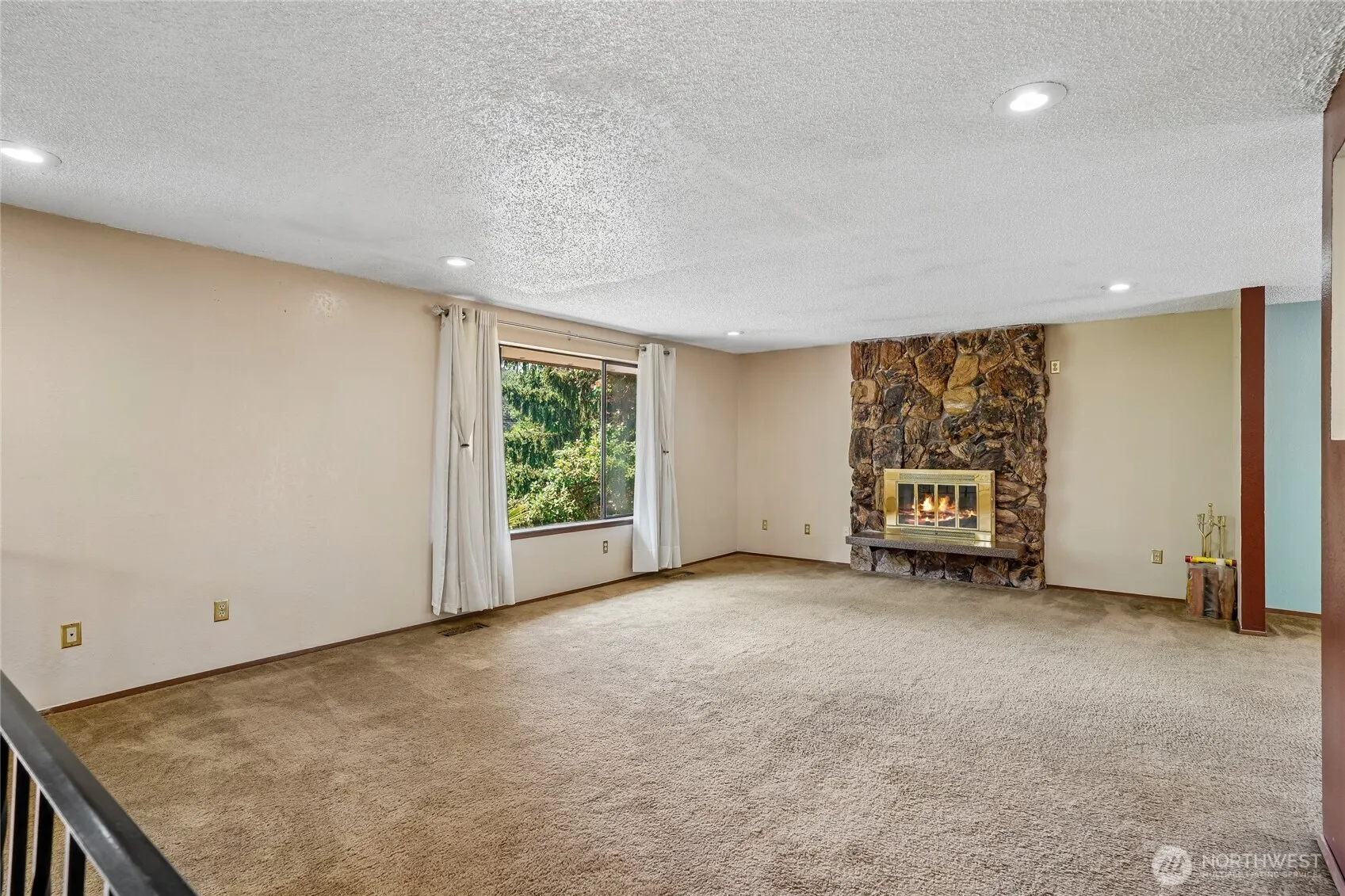 Property photo for 7503 John Dower Road W, Lakewood photo 5