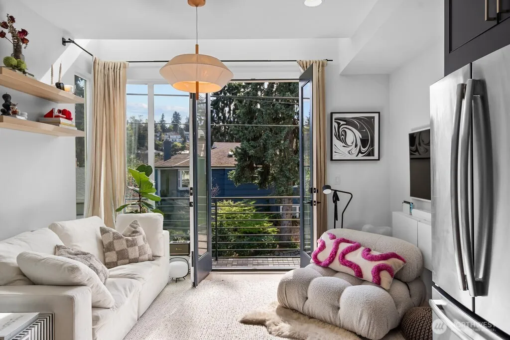 Property photo for 712 W Bertona Street #a, Seattle photo 5