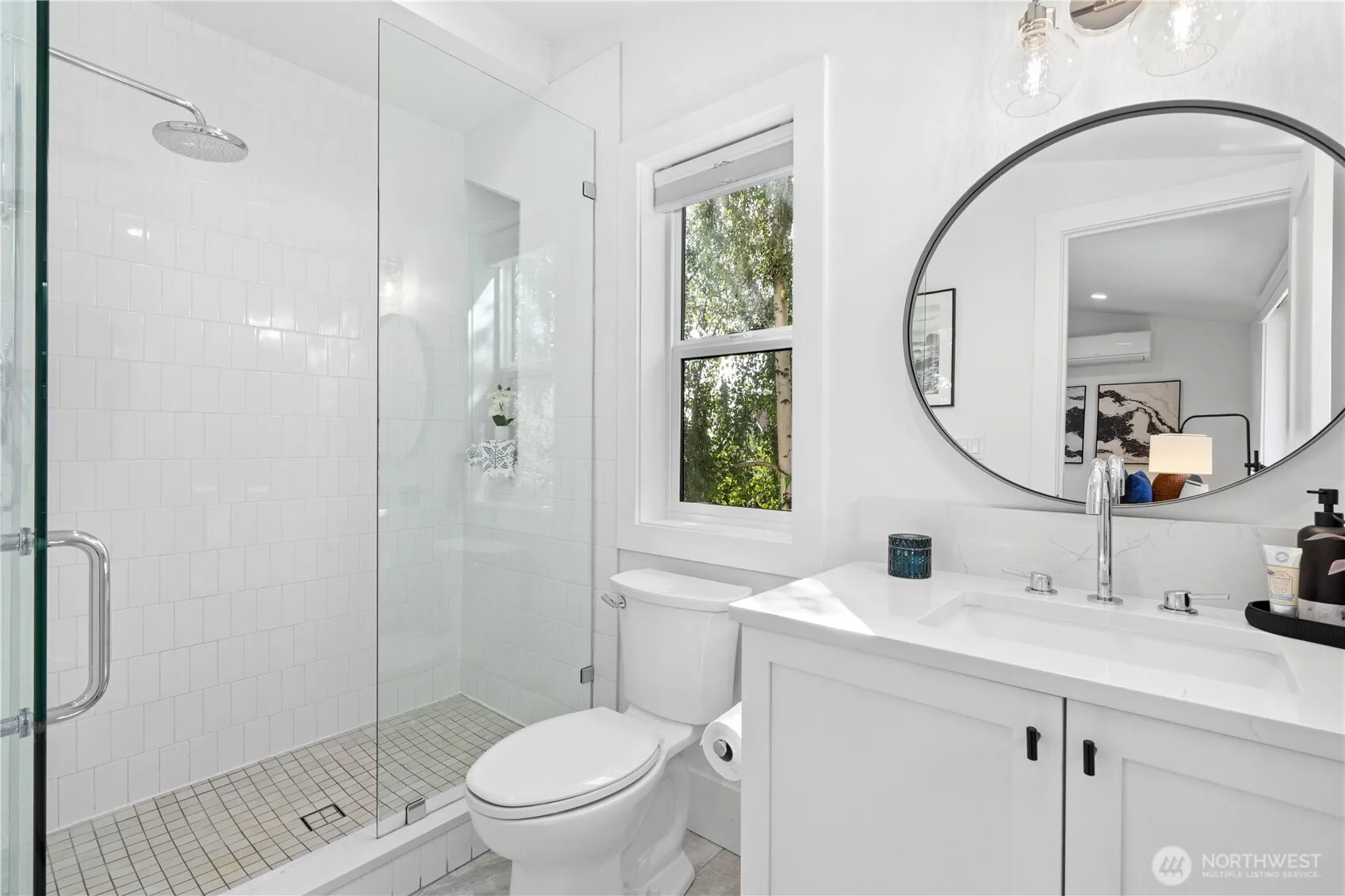 Property photo for 6915 55th Avenue S #b, Seattle photo 4