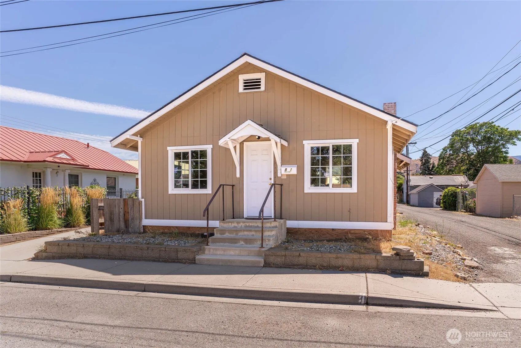 Property photo for 801 Peachey Street, Wenatchee