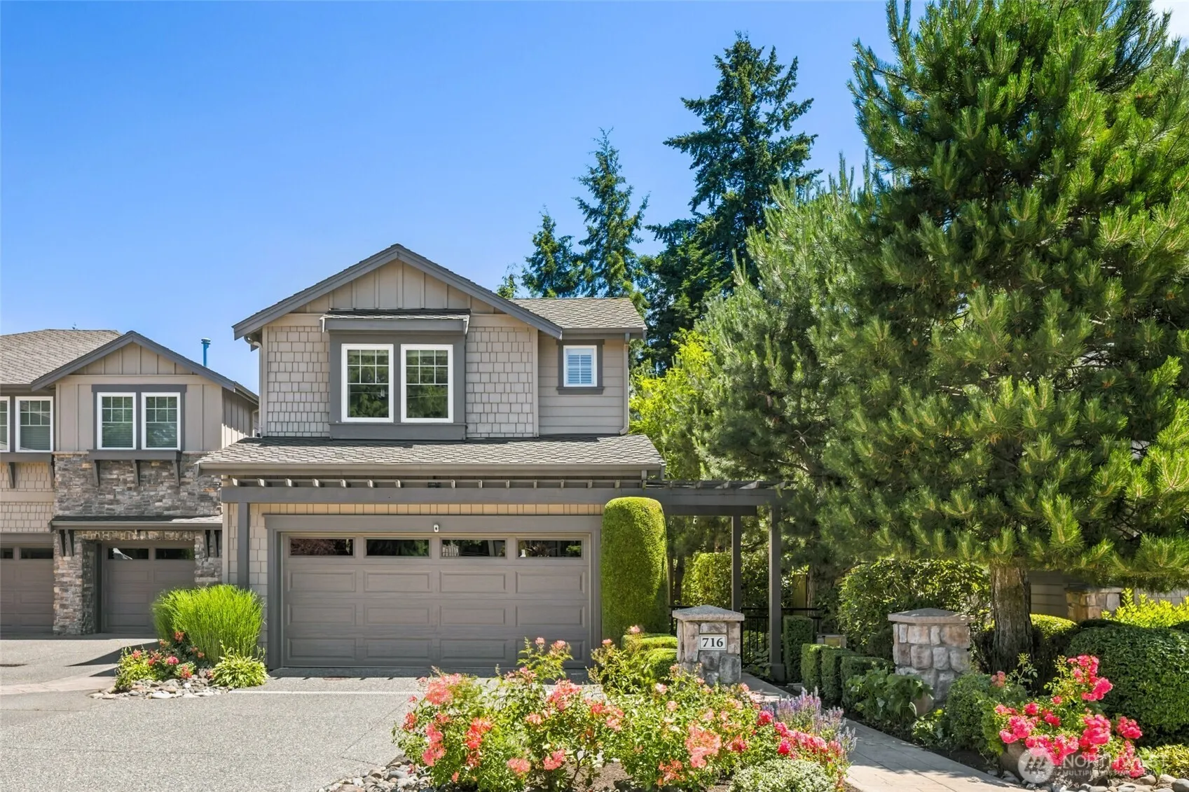Property photo for 716 99th Avenue Ne, Bellevue