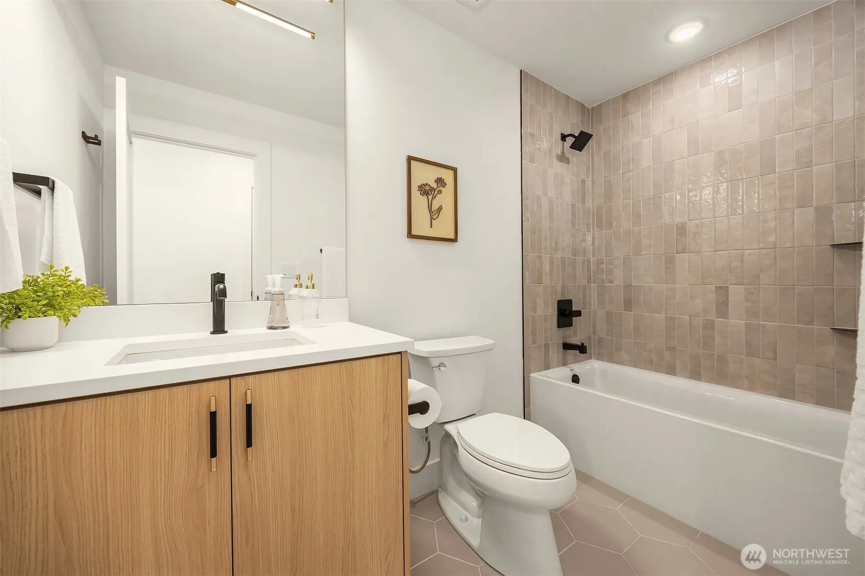 Property photo for 1504 N 100th Street, Seattle photo 3