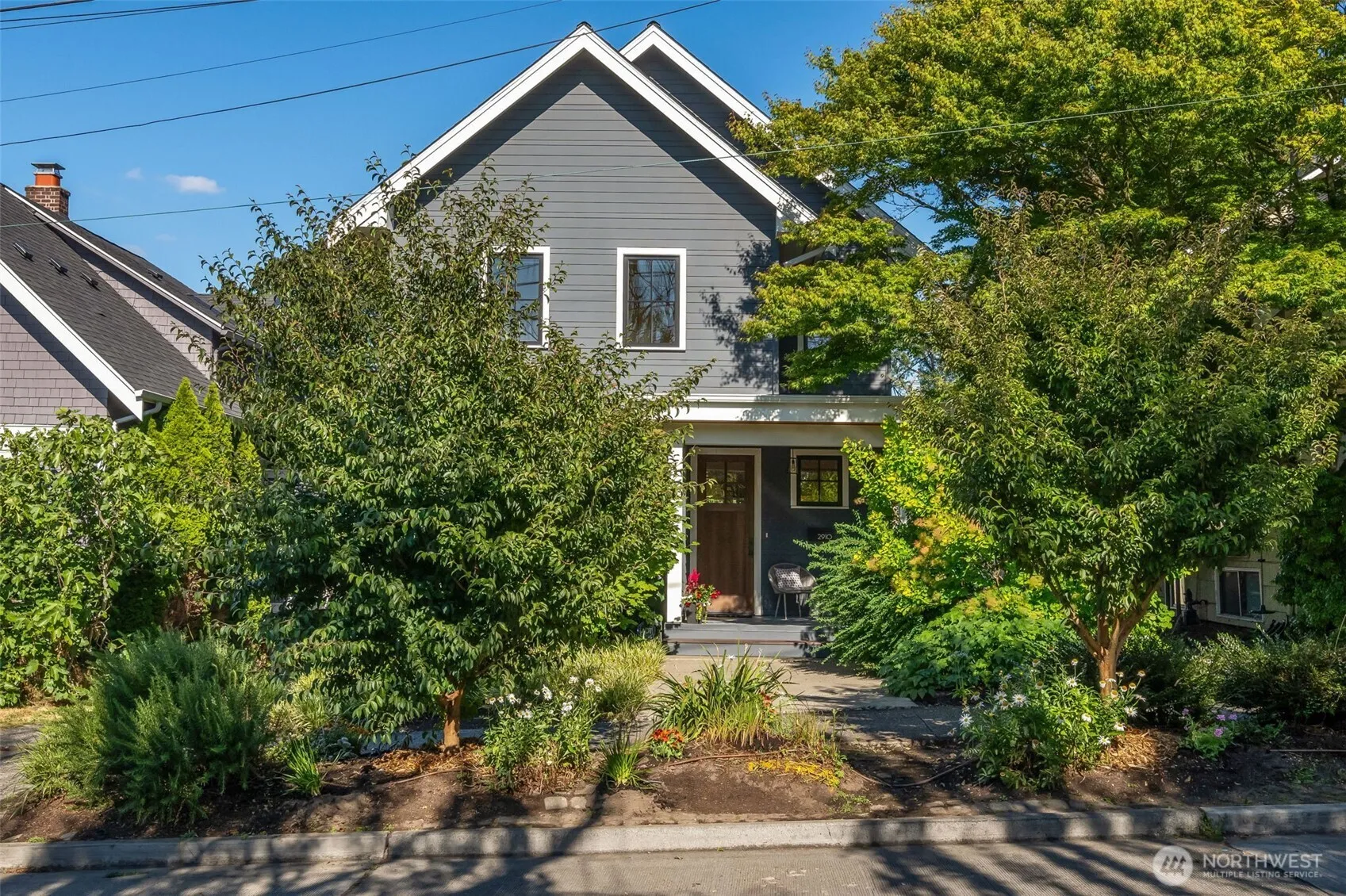 Property photo for 2910 9th Avenue W, Seattle photo 2