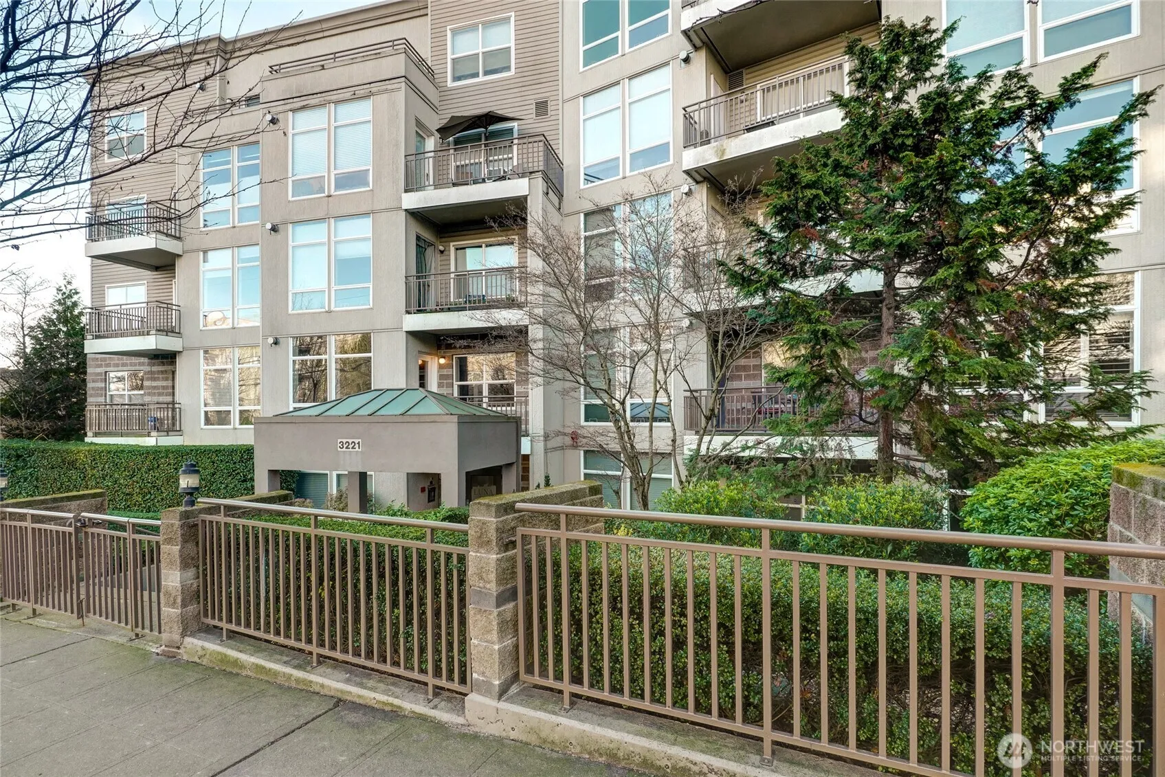 Property photo for 3221 Sw Avalon Way #313, Seattle