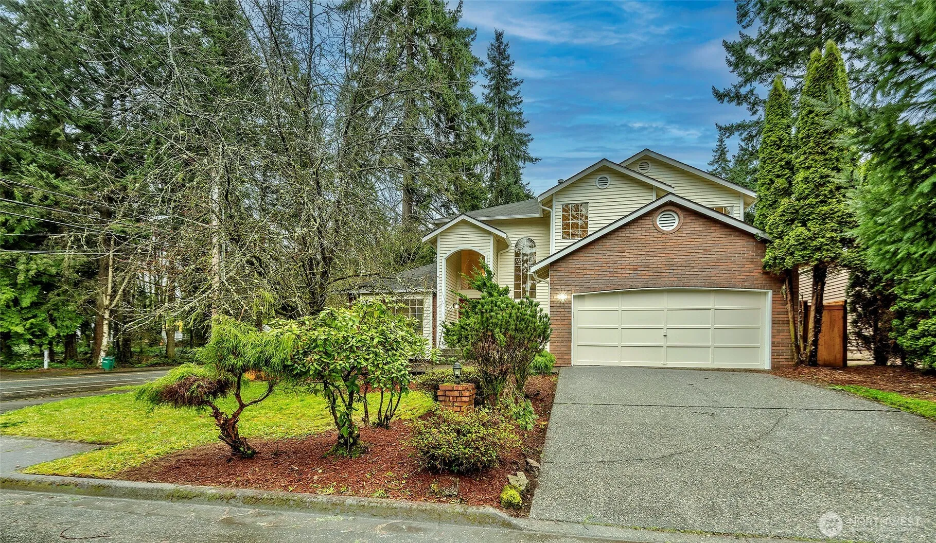 Property photo for 13133 Ne 74th Street, Kirkland photo 3