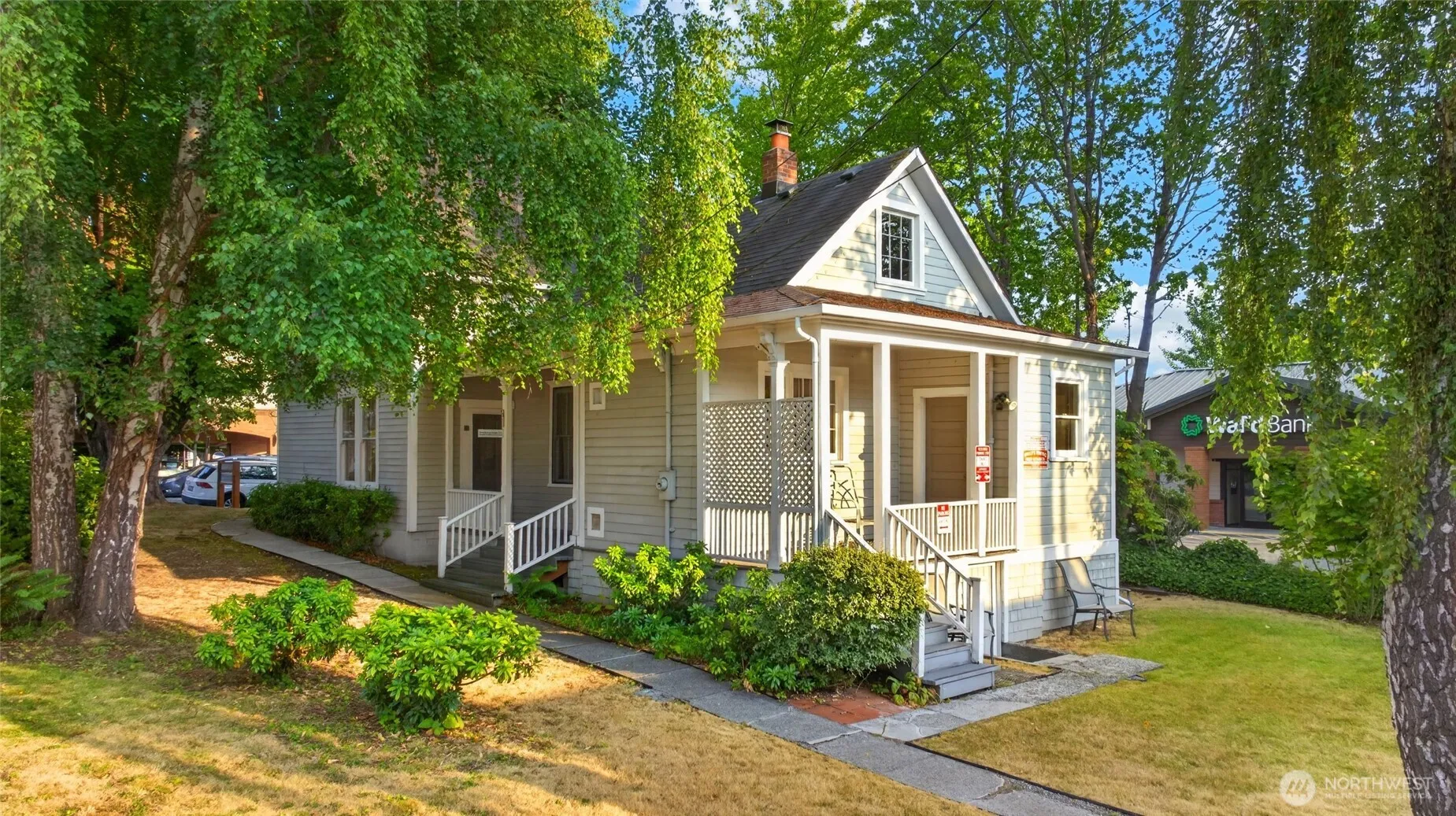 Property photo for 115 3rd Avenue N, Edmonds photo 3