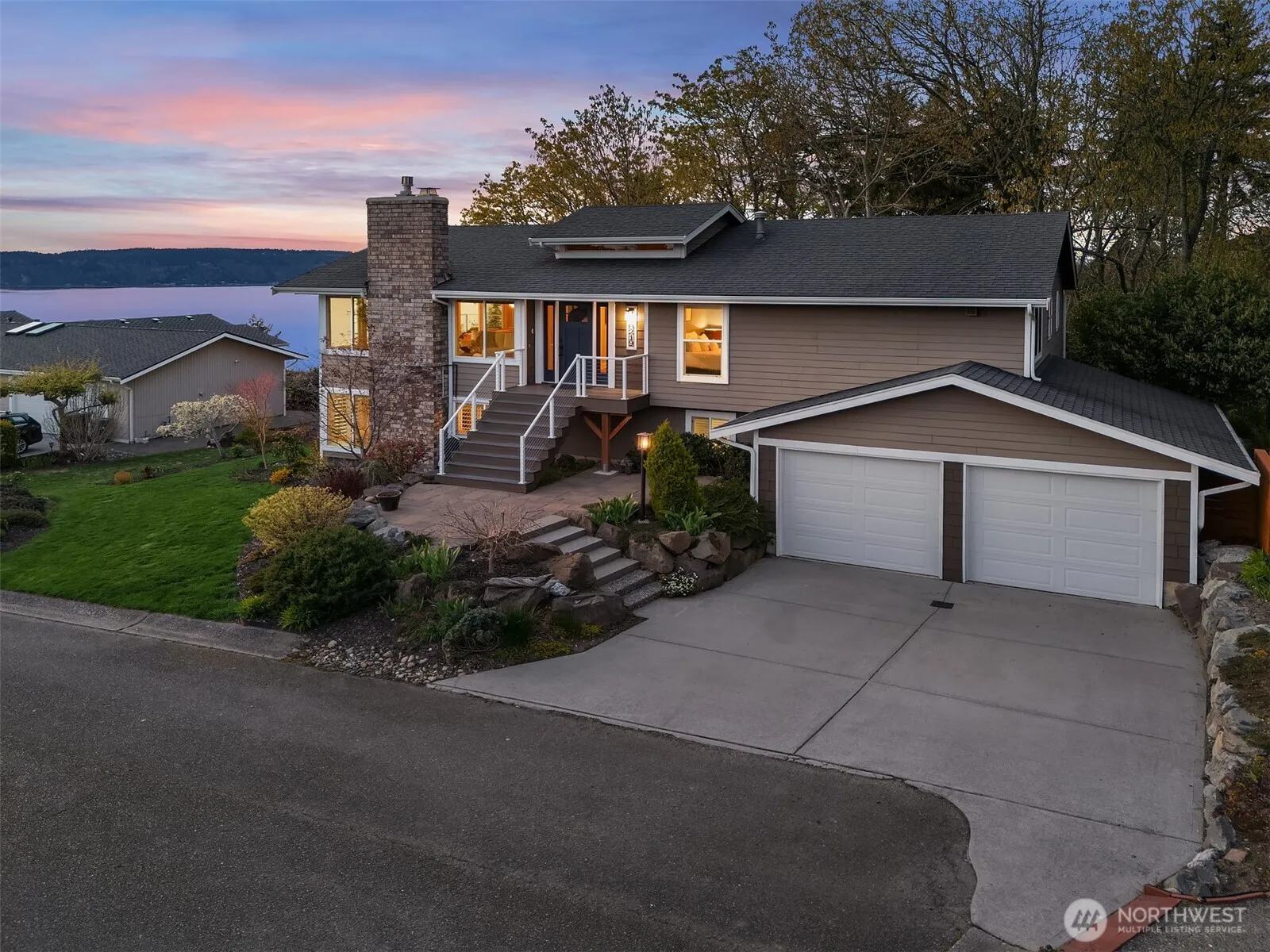 Property photo for 9219 60th Avenue W, Mukilteo photo 2