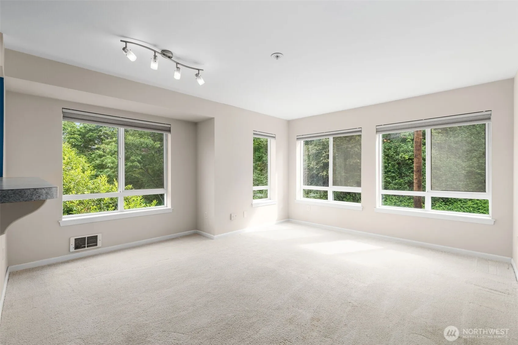 Property photo for 2530 Fifteenth Avenue W #410, Seattle photo 4