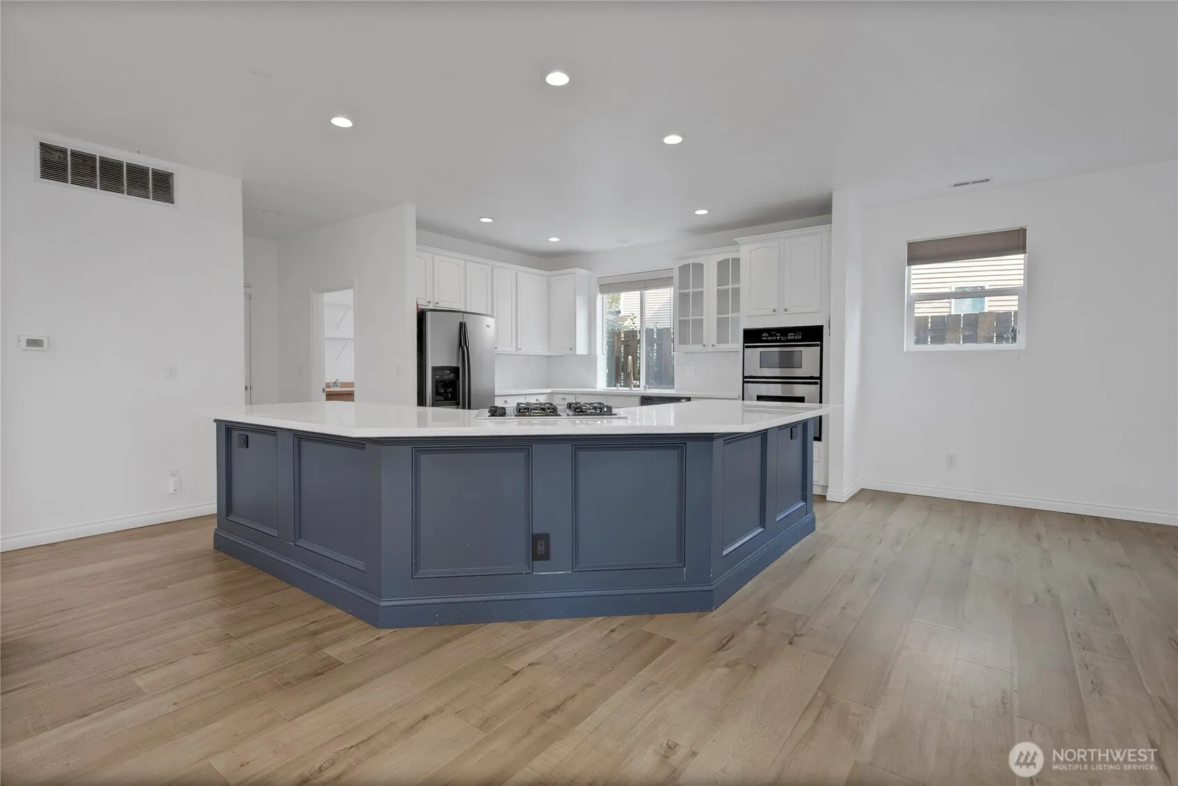 Property photo for 6735 Montevista Drive Se, Auburn photo 5