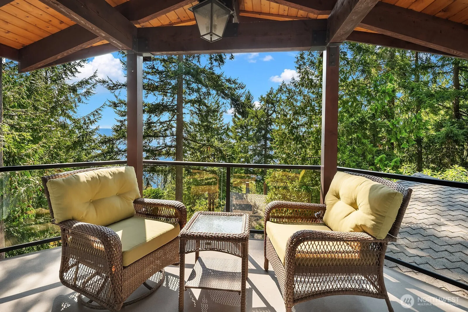 Property photo for 949 207th Avenue Ne, Sammamish photo 4