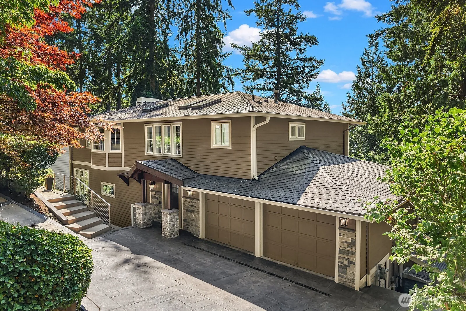 Property photo for 949 207th Avenue Ne, Sammamish photo 2