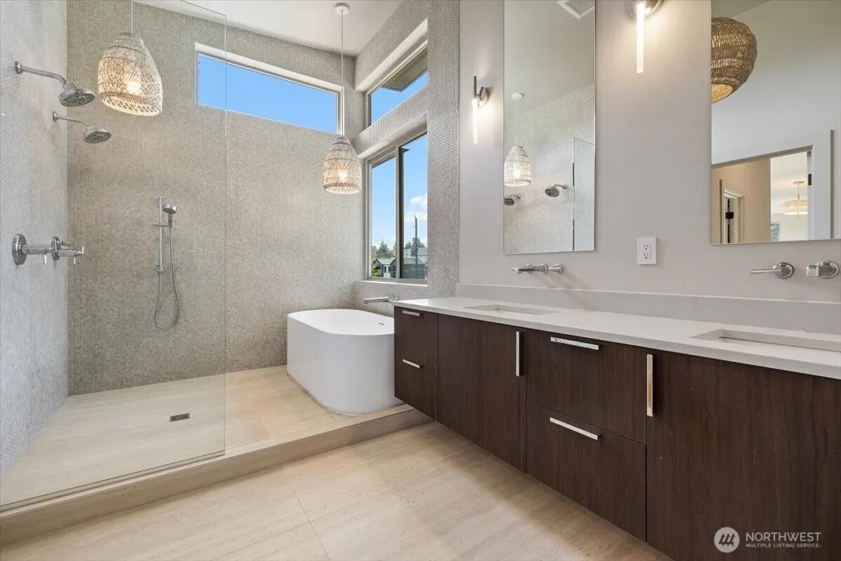 Property photo for 3454 33rd Avenue W #1, Seattle photo 5