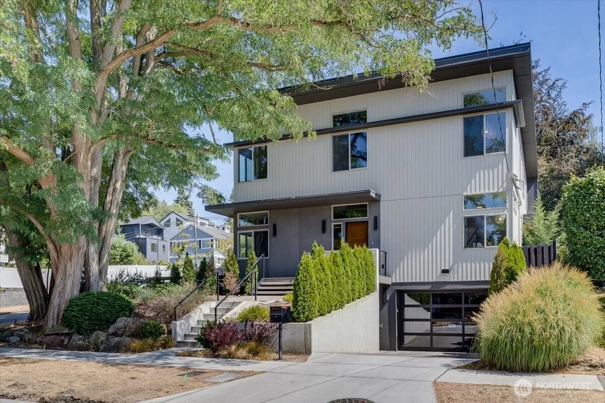 Property photo for 3454 33rd Avenue W #1, Seattle