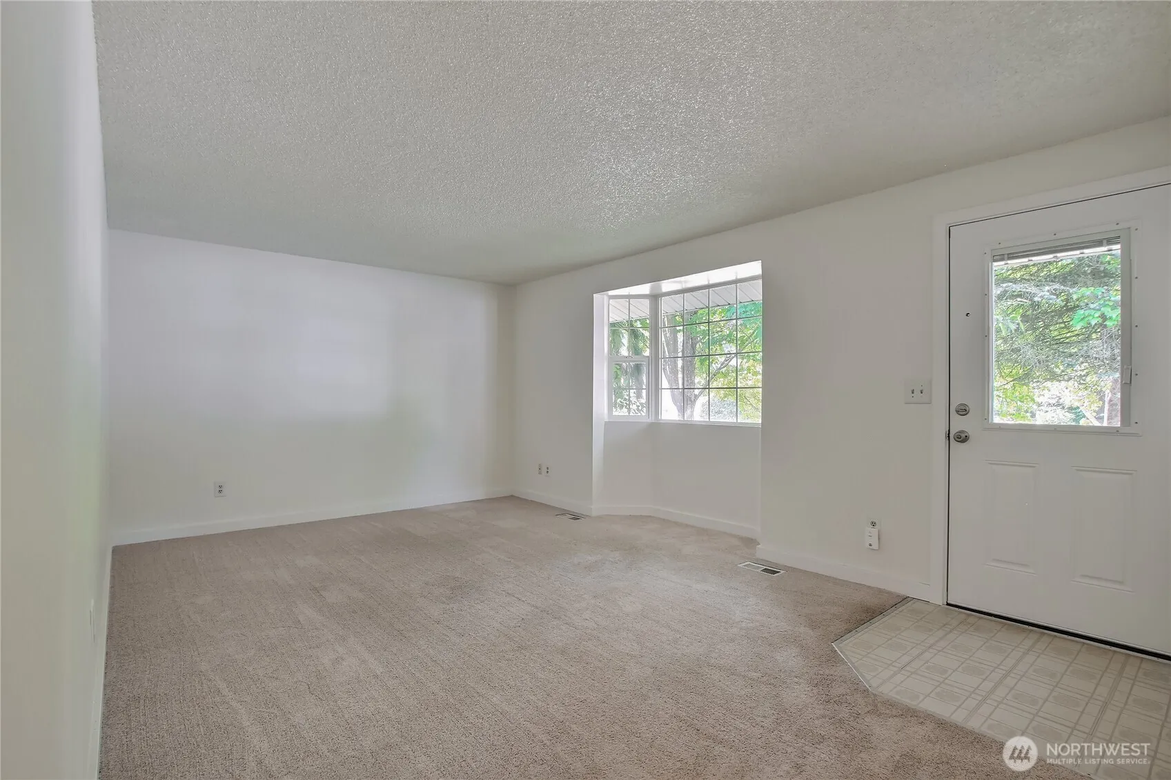 Property photo for 21815 6th Avenue W, Bothell photo 3