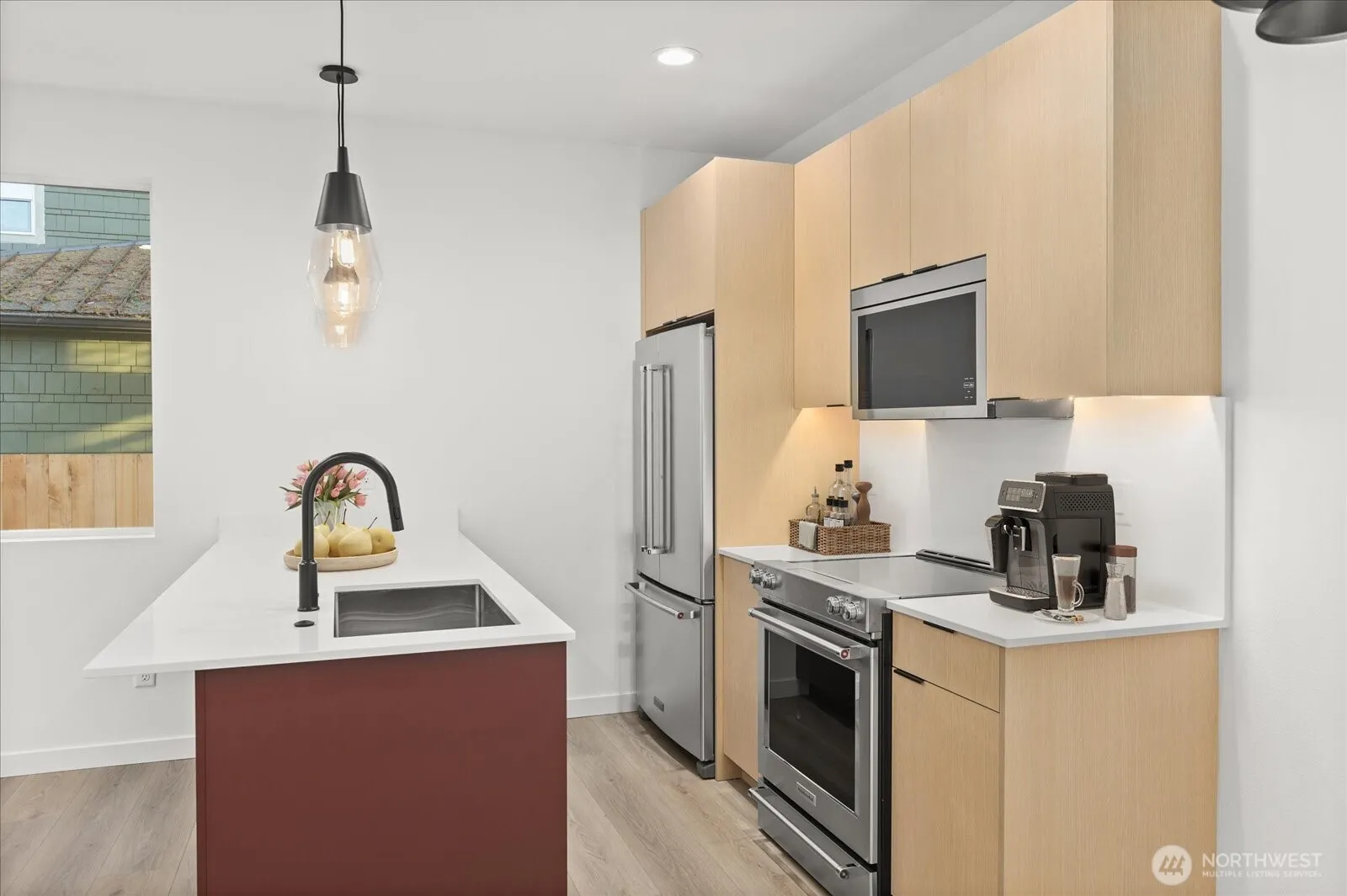 Property photo for 10744 Interlake Avenue N, Seattle photo 3