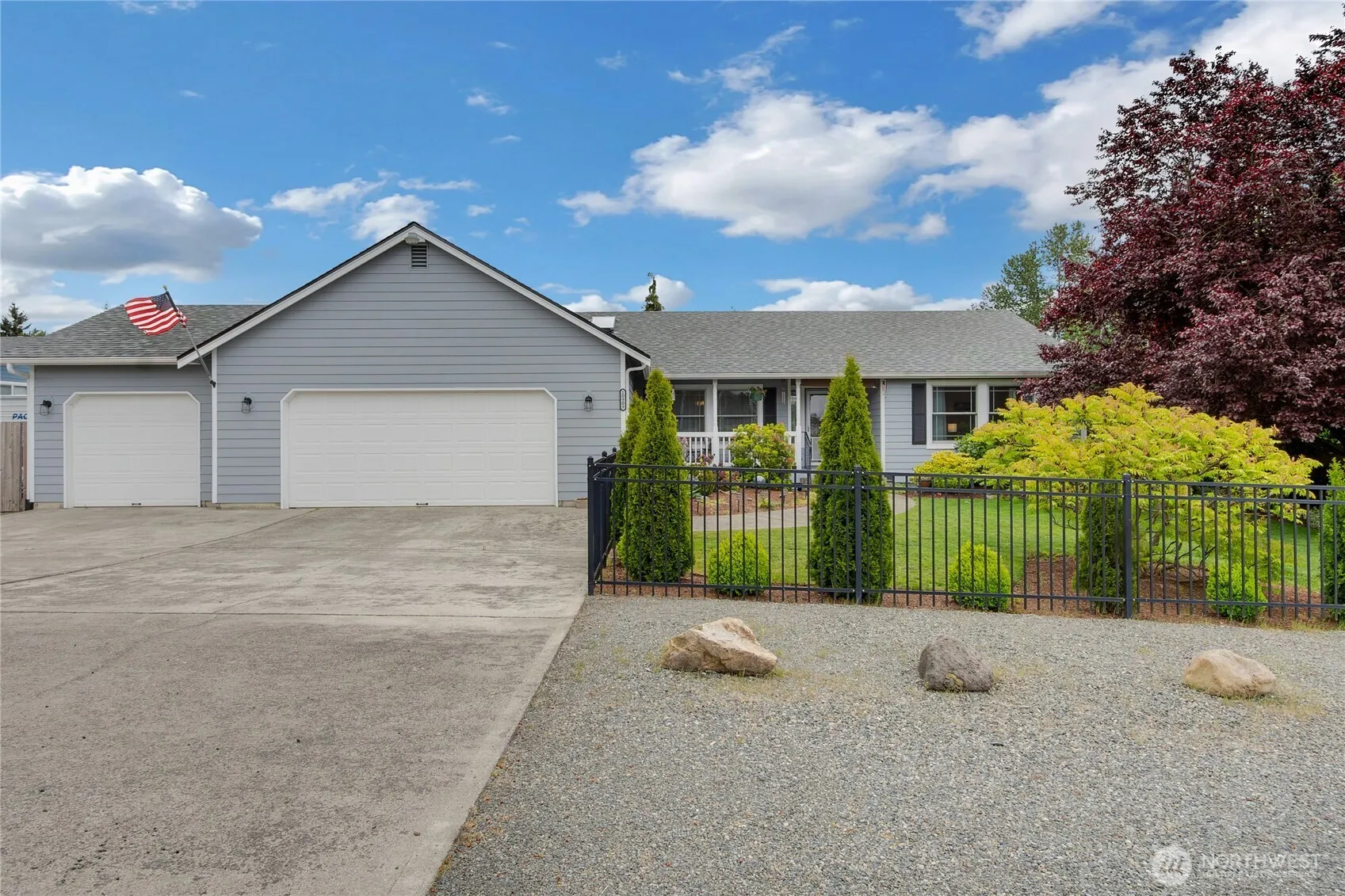 Property photo for 10909 Vickery Avenue E, Tacoma photo 2