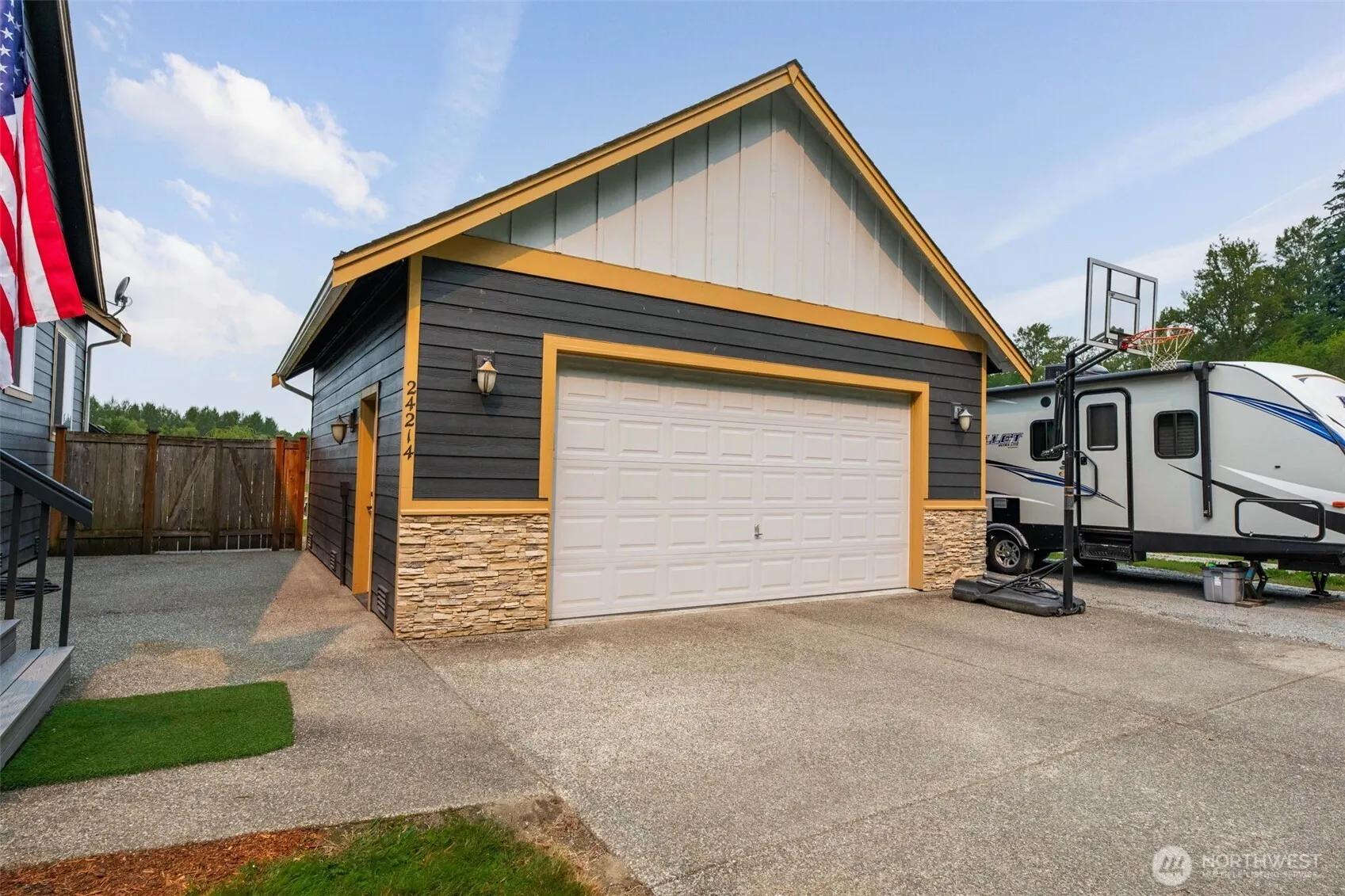 Property photo for 24214 Harvey Creek Road, Arlington photo 5