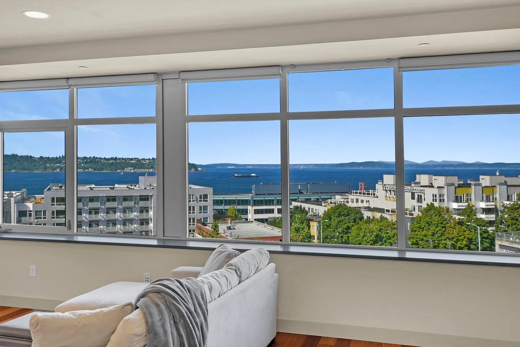 Property photo for 2319 1st Avenue #306, Seattle photo 2
