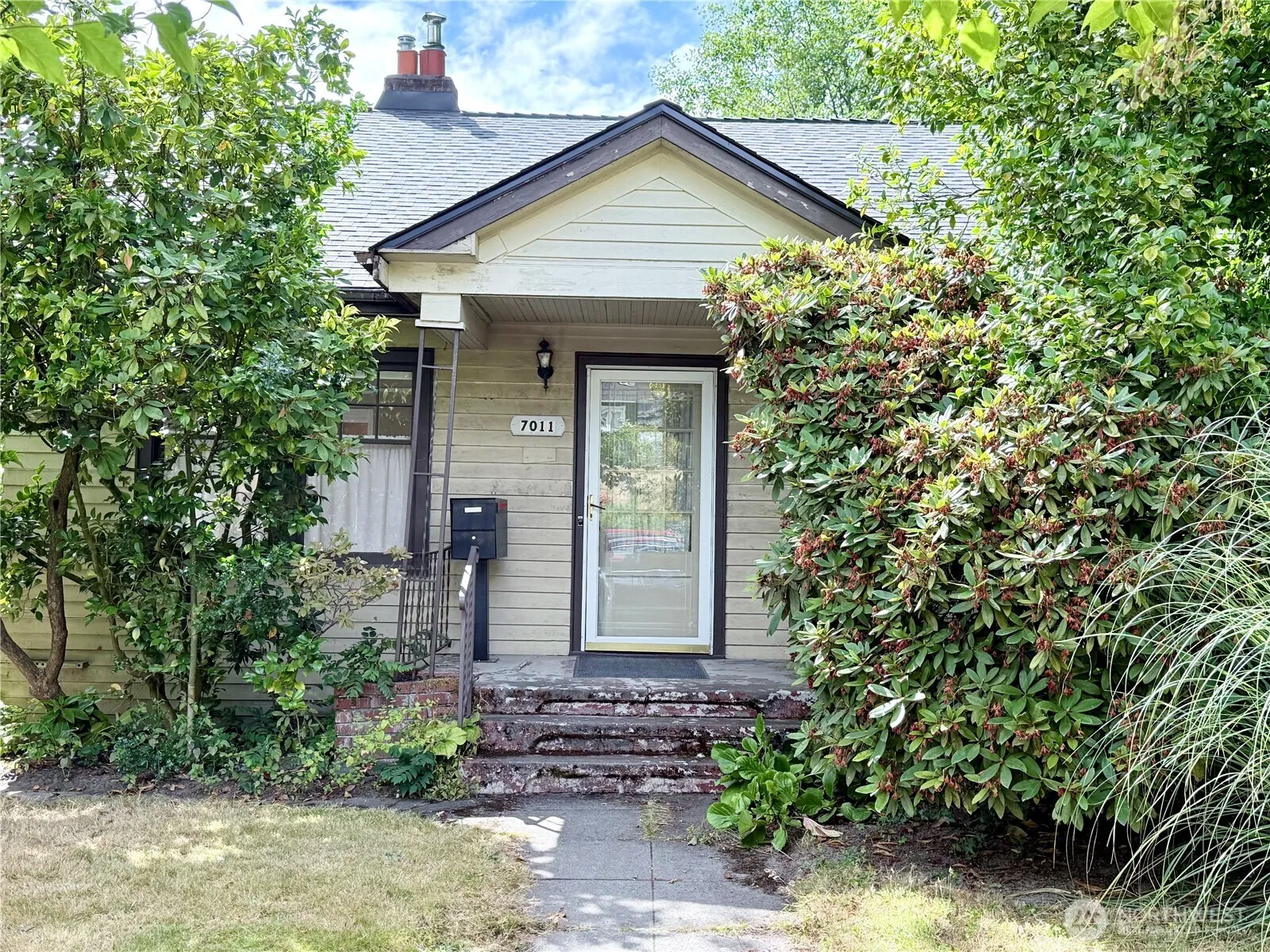 Property photo for 7011 14 Th Drive Nw, Seattle photo 3