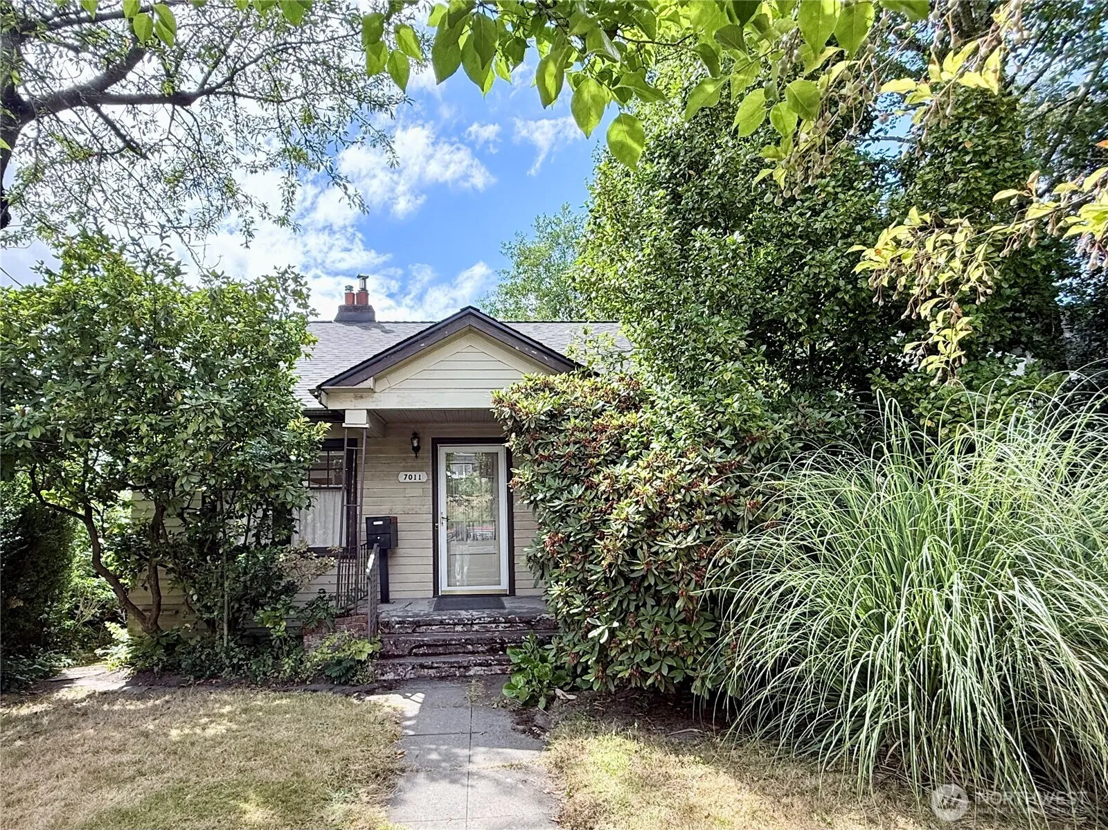 Property photo for 7011 14 Th Drive Nw, Seattle photo 4