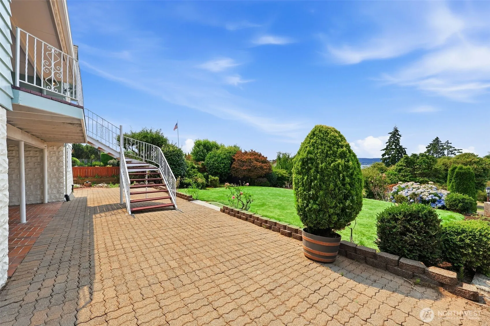 Property photo for 1209 S Sunset Drive, Tacoma photo 5