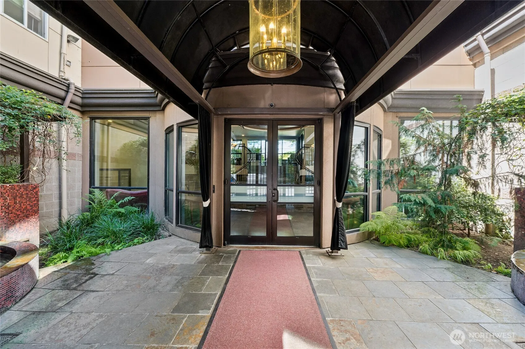 Property photo for 323 Queen Anne Avenue N #711, Seattle photo 3