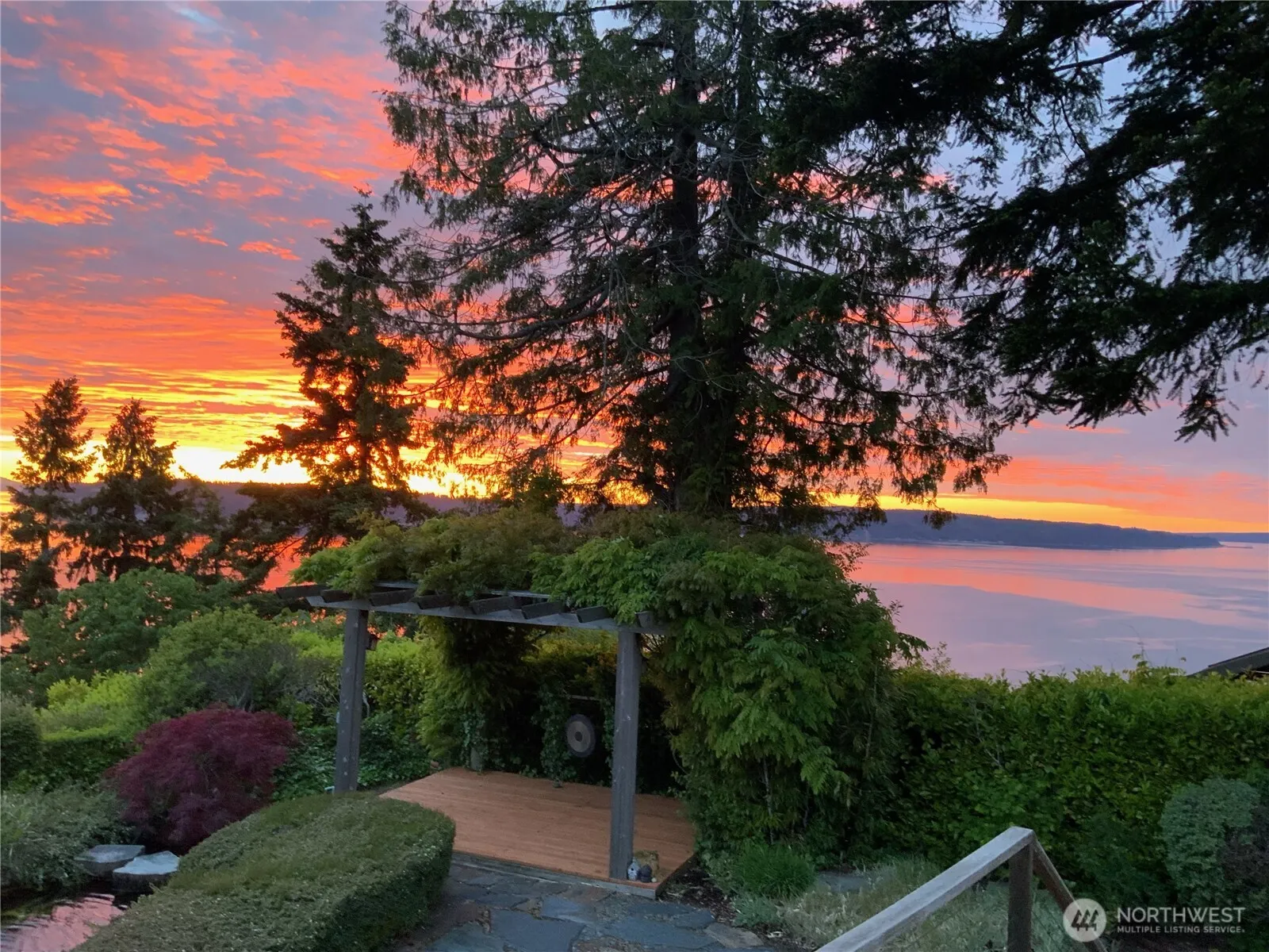 Property photo for 11912 Marine View Drive, Edmonds photo 3