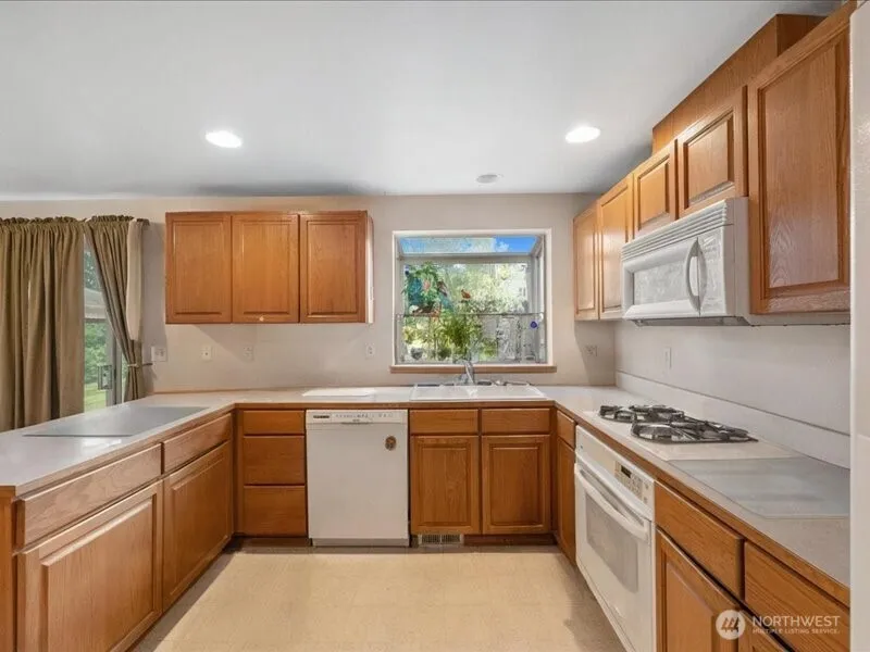 Property photo for 1601 131st Drive Ne, Lake Stevens photo 5
