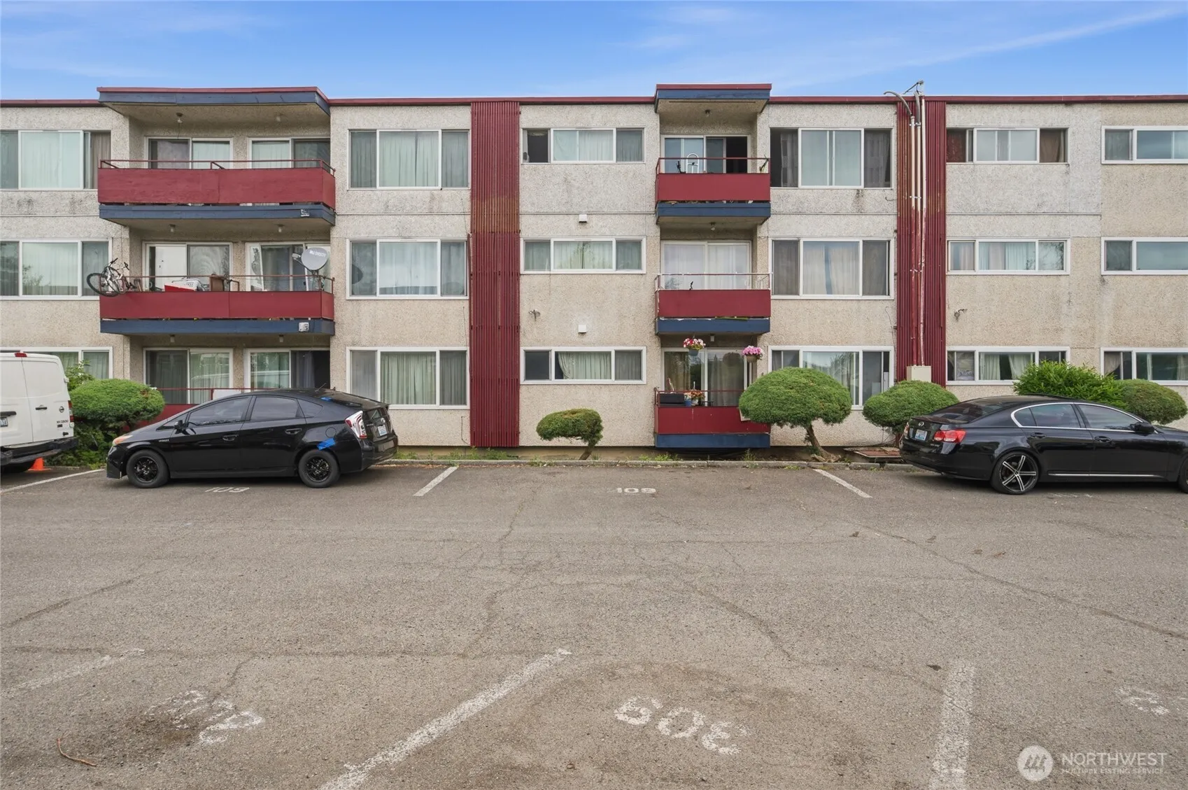 Property photo for 4803 S Henderson Street, Seattle photo 4
