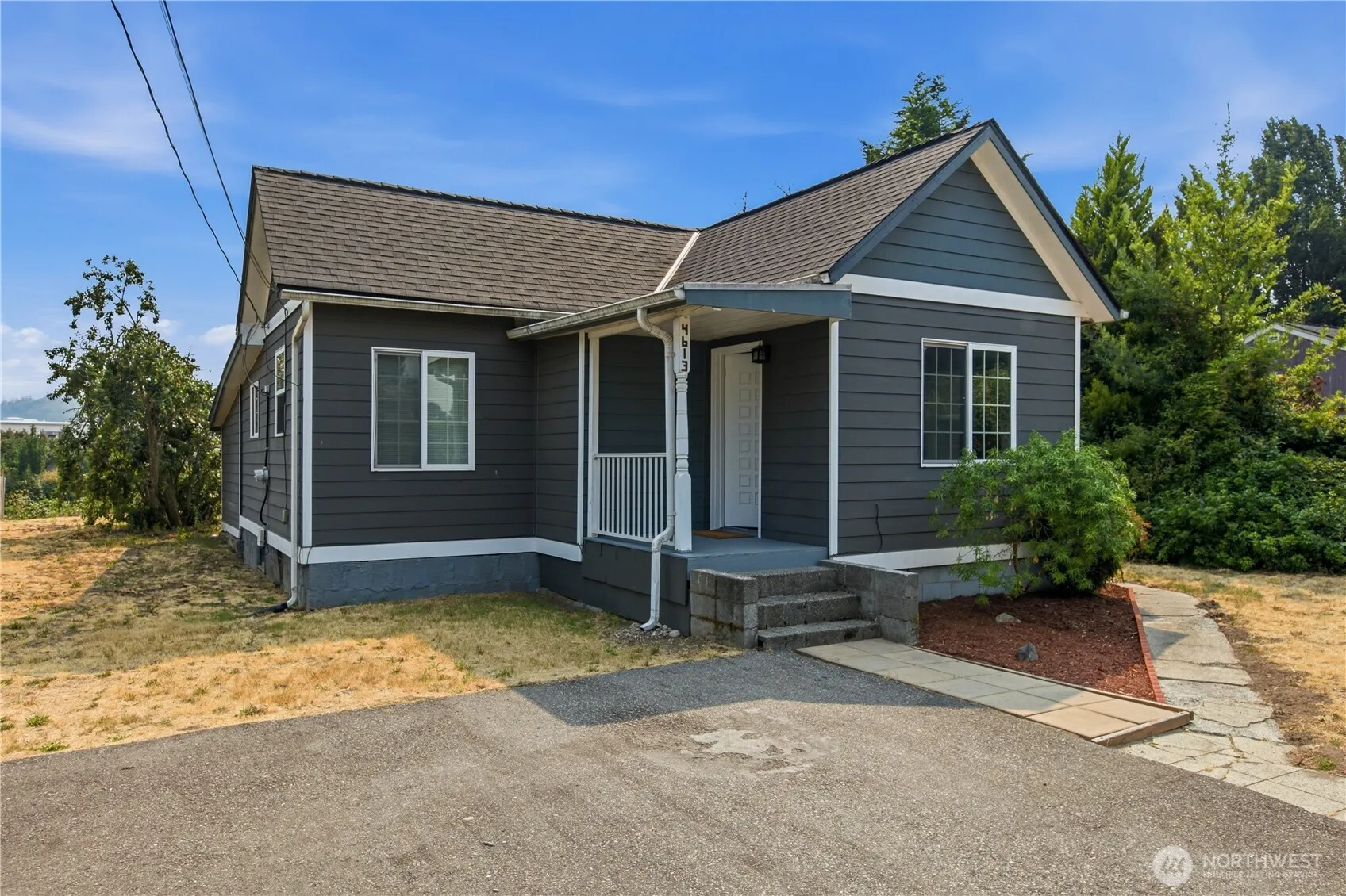 Property photo for 4613 S 125th Street Se, Tukwila photo 2